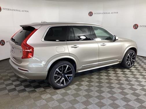 2025 Volvo XC90 Plus