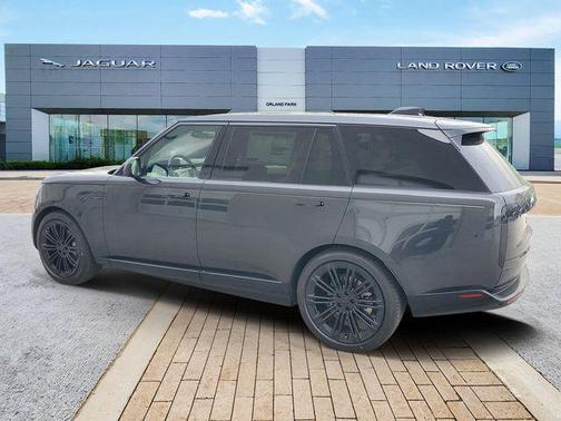 Gray 2026 Land Rover Range Rover P400 SE 7 Seat