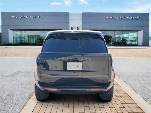 2025 Land Rover Range Rover P400 SE 7 Seat