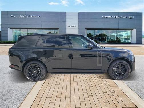 2025 Land Rover Range Rover P400 SE 7 Seat