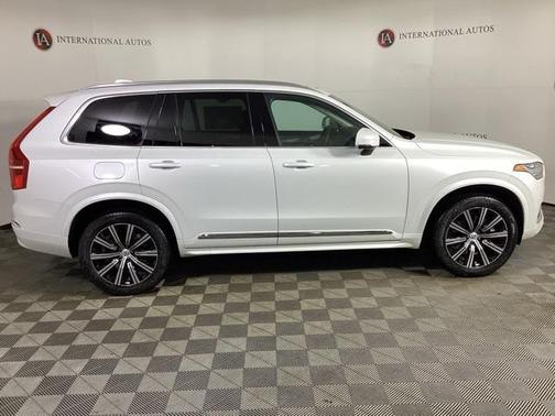 2025 Volvo XC90 Core