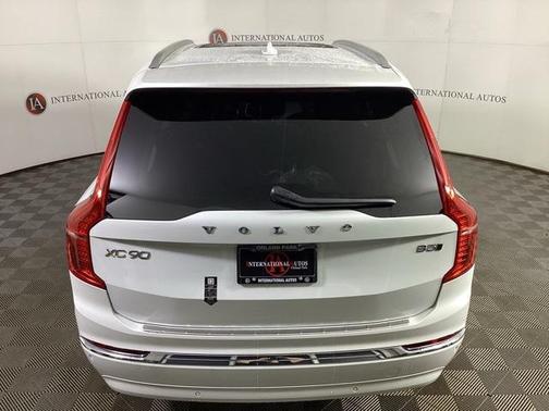 2025 Volvo XC90 Core