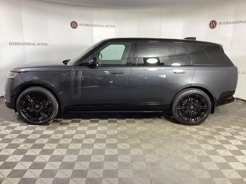 2025 Land Rover Range Rover P530 SE 7 Seat