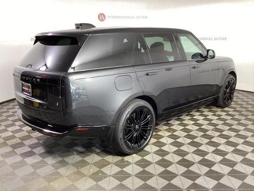 2025 Land Rover Range Rover P530 SE 7 Seat