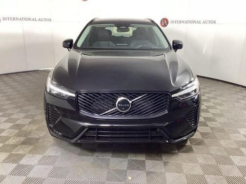 2026 Volvo XC60 B5 Ultra