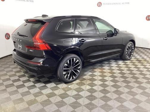 2026 Volvo XC60 B5 Ultra