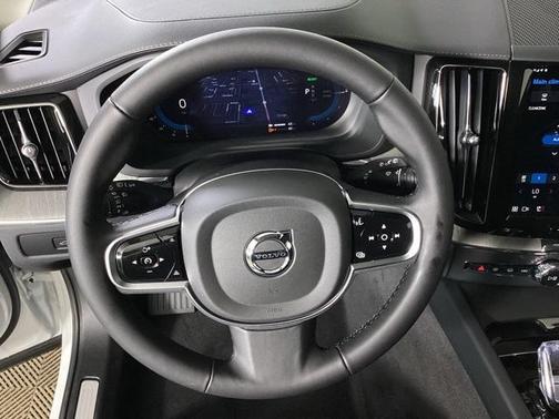 2025 Volvo XC60 Plug-In Hybrid T8 Ultra