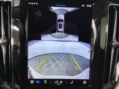 2025 Volvo XC60 Plug-In Hybrid T8 Ultra