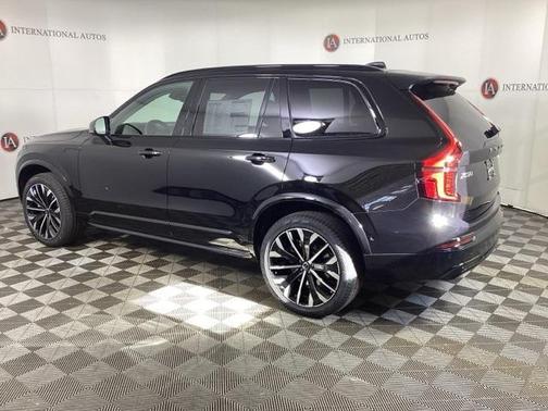 2026 Volvo XC90 B6 Ultra Dark Theme 7-Seater