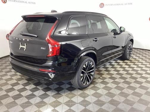 2026 Volvo XC90 B6 Ultra Dark Theme 7-Seater
