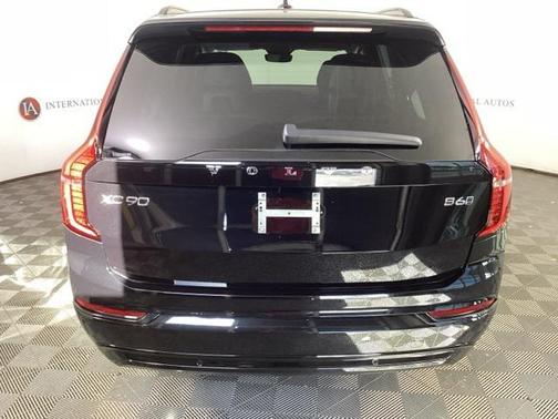 2026 Volvo XC90 B6 Ultra Dark Theme 7-Seater