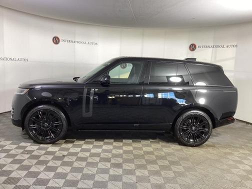 2025 Land Rover Range Rover P400 SE