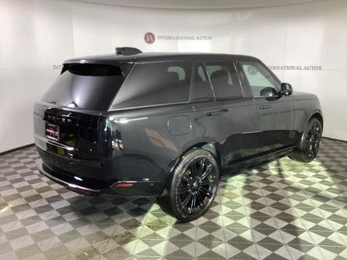 2025 Land Rover Range Rover P400 SE