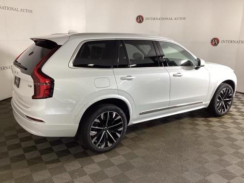 2025 Volvo XC90 B6 Plus 7-Seater