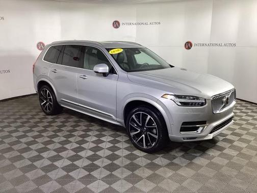 2024 Volvo XC90 B6 Ultimate Bright Theme 6-Seater