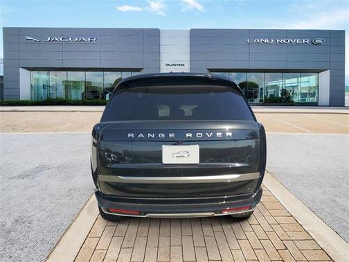 2025 Land Rover Range Rover P550e SE