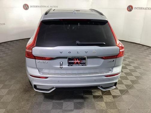 2025 Volvo XC60 B5 Core