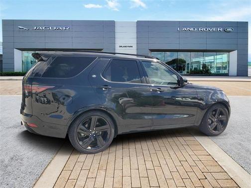 2024 Land Rover Discovery P300 Dynamic SE