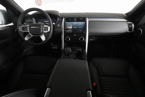 2024 Land Rover Discovery P300 Dynamic SE