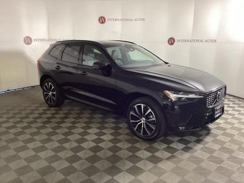 2023 Volvo XC60 B5 Plus Dark Theme