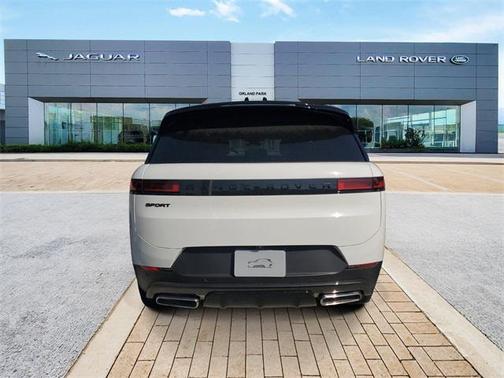 2025 Land Rover Range Rover Sport SE