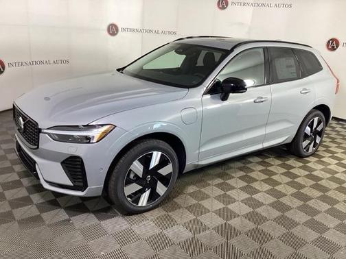 2025 Volvo XC60 Plug-In Hybrid Plus