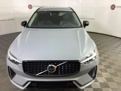 2025 Volvo XC60 Plug-In Hybrid Plus