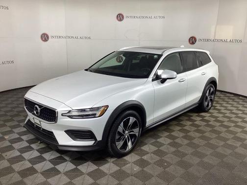 2020 Volvo V60 Cross Country T5