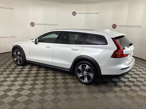 2020 Volvo V60 Cross Country T5
