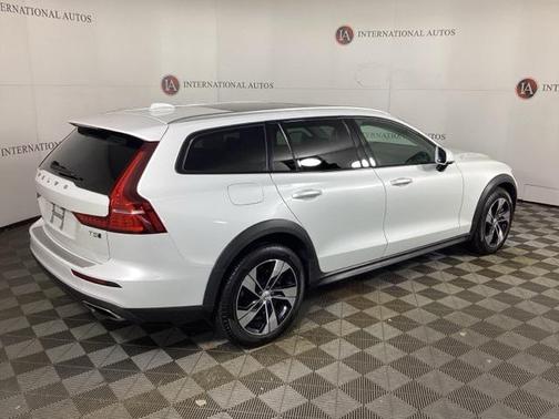 2020 Volvo V60 Cross Country T5
