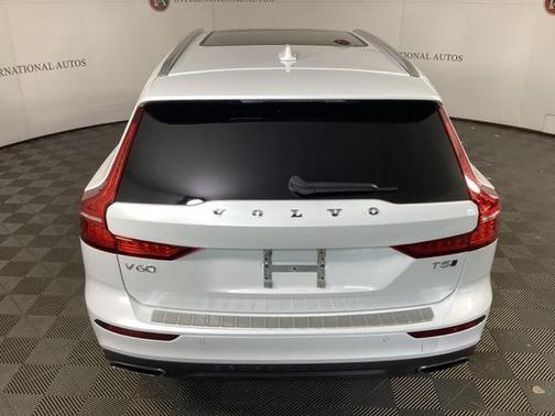 2020 Volvo V60 Cross Country T5