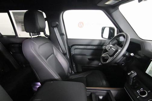 2024 Land Rover Defender 110 P400 S