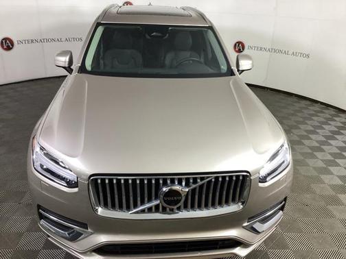 2025 Volvo XC90 B5 Plus