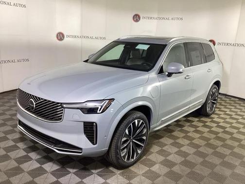 2025 Volvo XC90 Plug-In Hybrid T8 Plus 7-Seater
