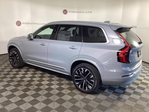2025 Volvo XC90 Plug-In Hybrid T8 Plus 7-Seater