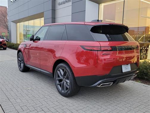 2025 Land Rover Range Rover Sport SE