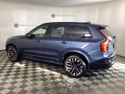 2026 Volvo XC90 Ultra Dark Theme, B6 AWD Gas (mild hybrid), Gasoline, 7 Seats