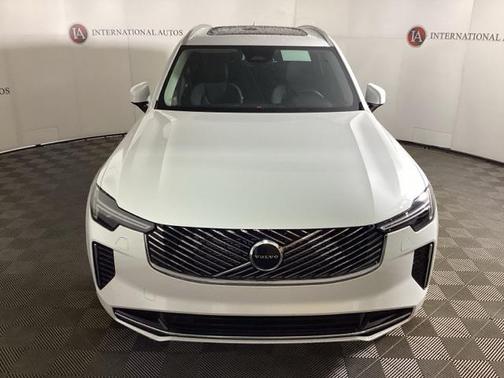 2025 Volvo XC90 B6 Core