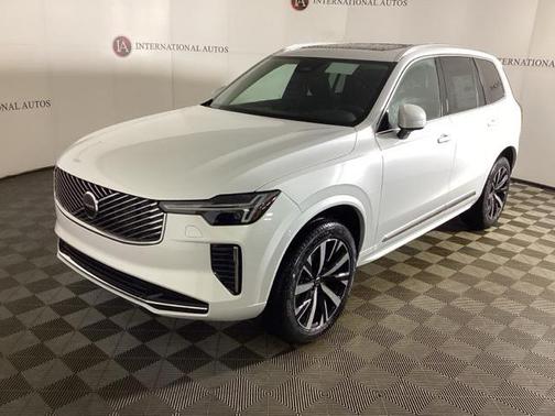 2025 Volvo XC90 B6 Core
