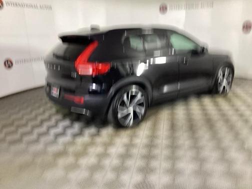2020 Volvo XC40 T4 R-Design