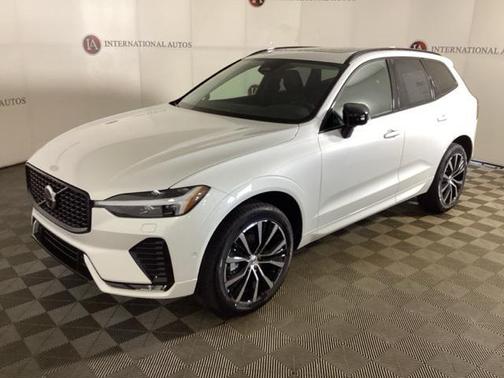 2025 Volvo XC60 B5 Plus