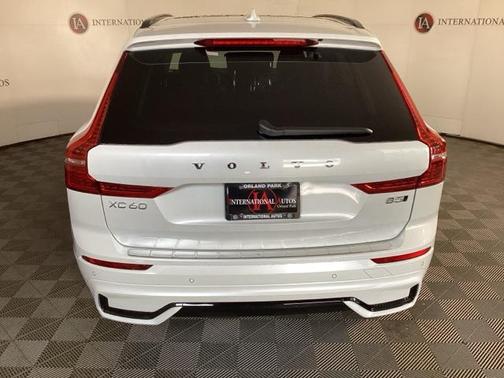 2025 Volvo XC60 B5 Plus