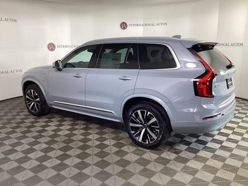 2025 Volvo XC90 Plug-In Hybrid T8 Core 7-Seater
