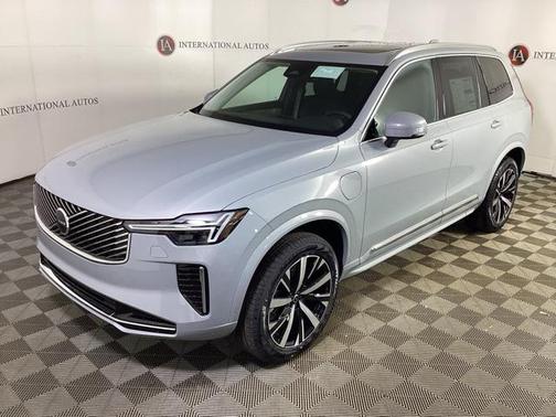 2025 Volvo XC90 Plug-In Hybrid T8 Core 7-Seater