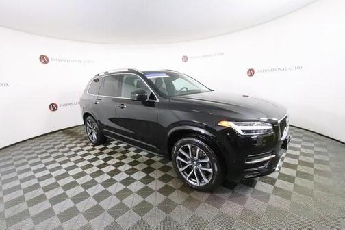 Photo 3 of 33 of 2019 Volvo XC90 T6 Momentum