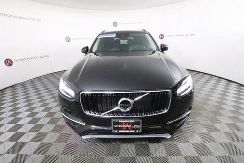 Photo 2 of 33 of 2019 Volvo XC90 T6 Momentum
