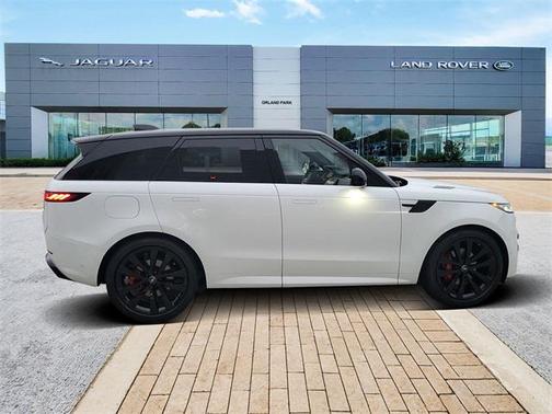 2025 Land Rover Range Rover Sport SE