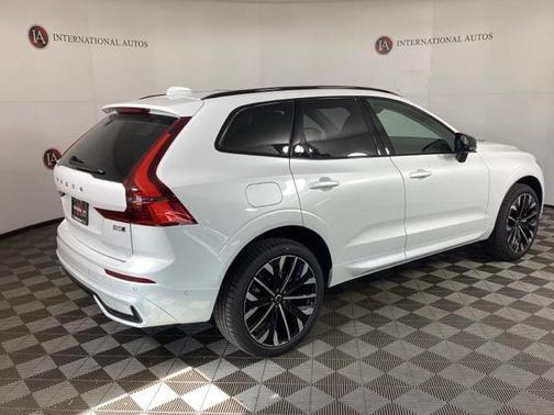 2026 Volvo XC60 B5 Ultra