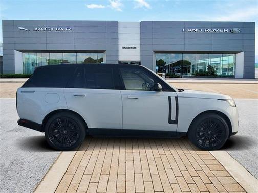 2025 Land Rover Range Rover P530 SE