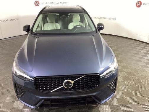 2025 Volvo XC60 B5 Plus